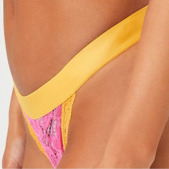 Forever 21 Contrast Lace Bikini Panties - Picture 3 of 6